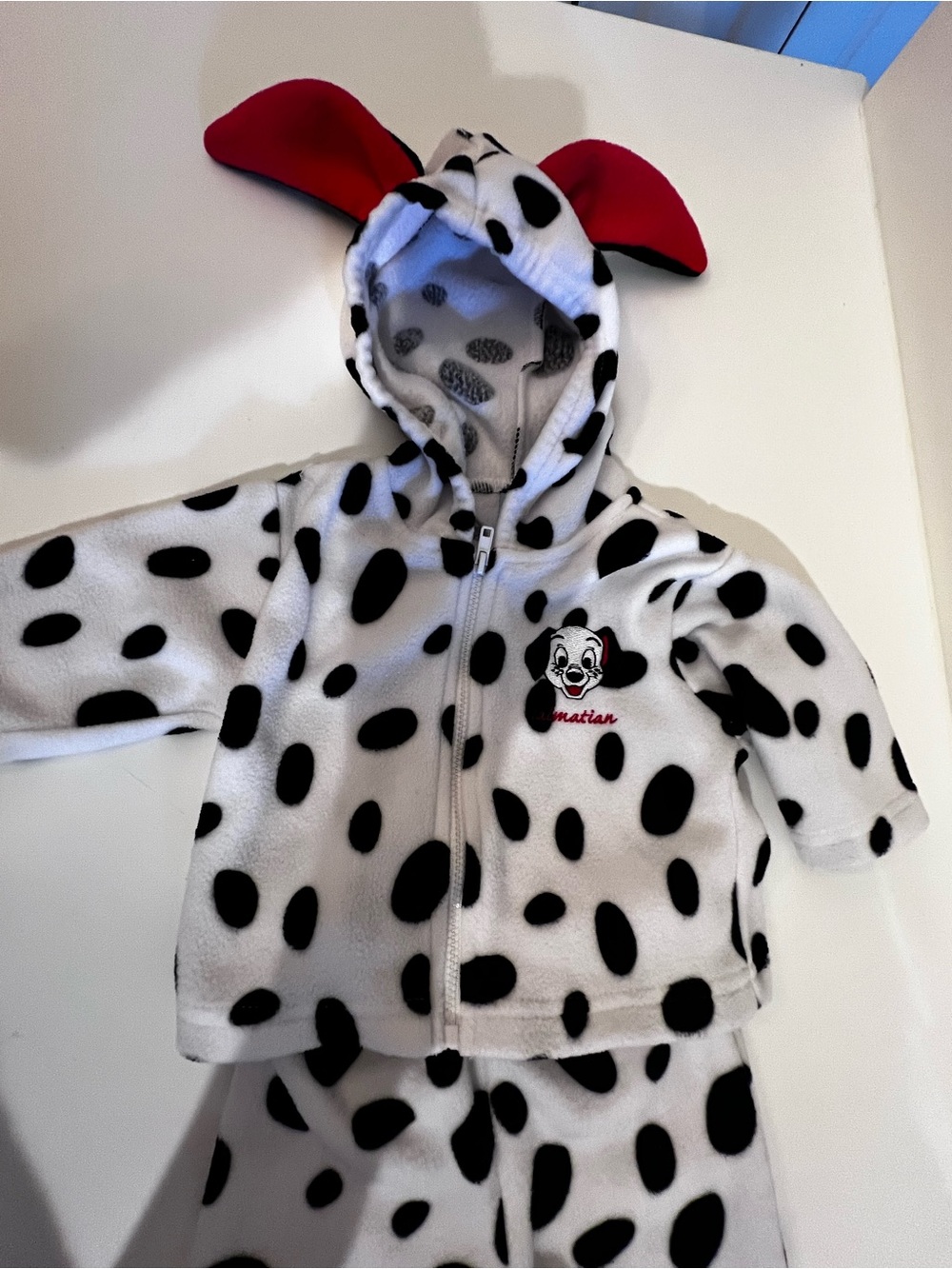 Rina m
Disney White & Black 101 Dalmatain Kids Matching Set w/Red Hood Ears